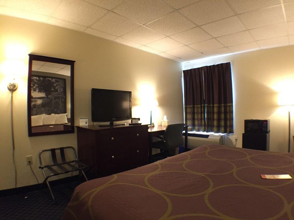 Super 8 By Wyndham Liverpool/Syracuse North Airport Exterior foto