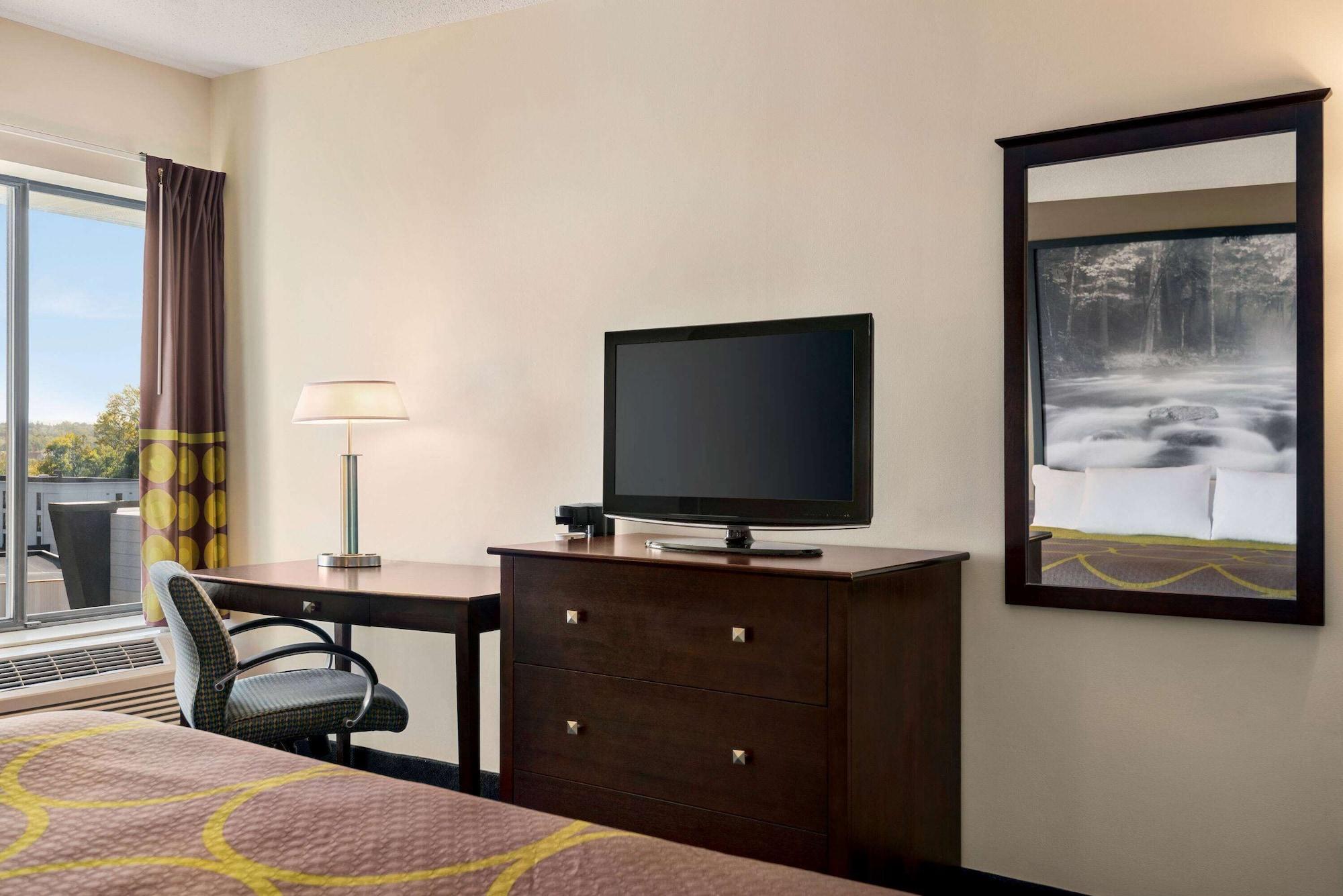 Super 8 By Wyndham Liverpool/Syracuse North Airport Exterior foto