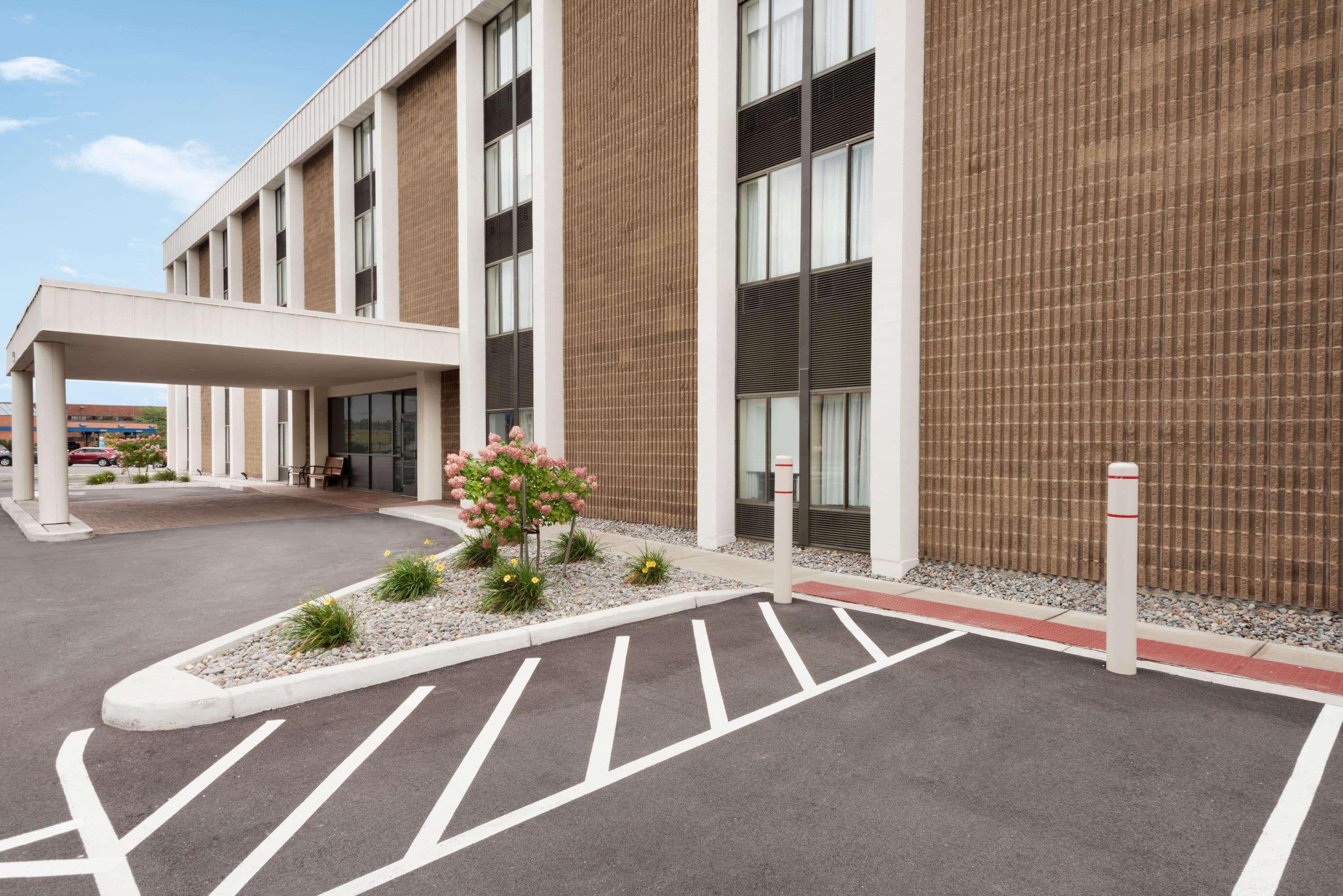 Super 8 By Wyndham Liverpool/Syracuse North Airport Exterior foto